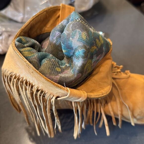 Dingo length 10" boots with 2 inch heel, fringed boots.  Genuine leather i - Picture 12 of 12